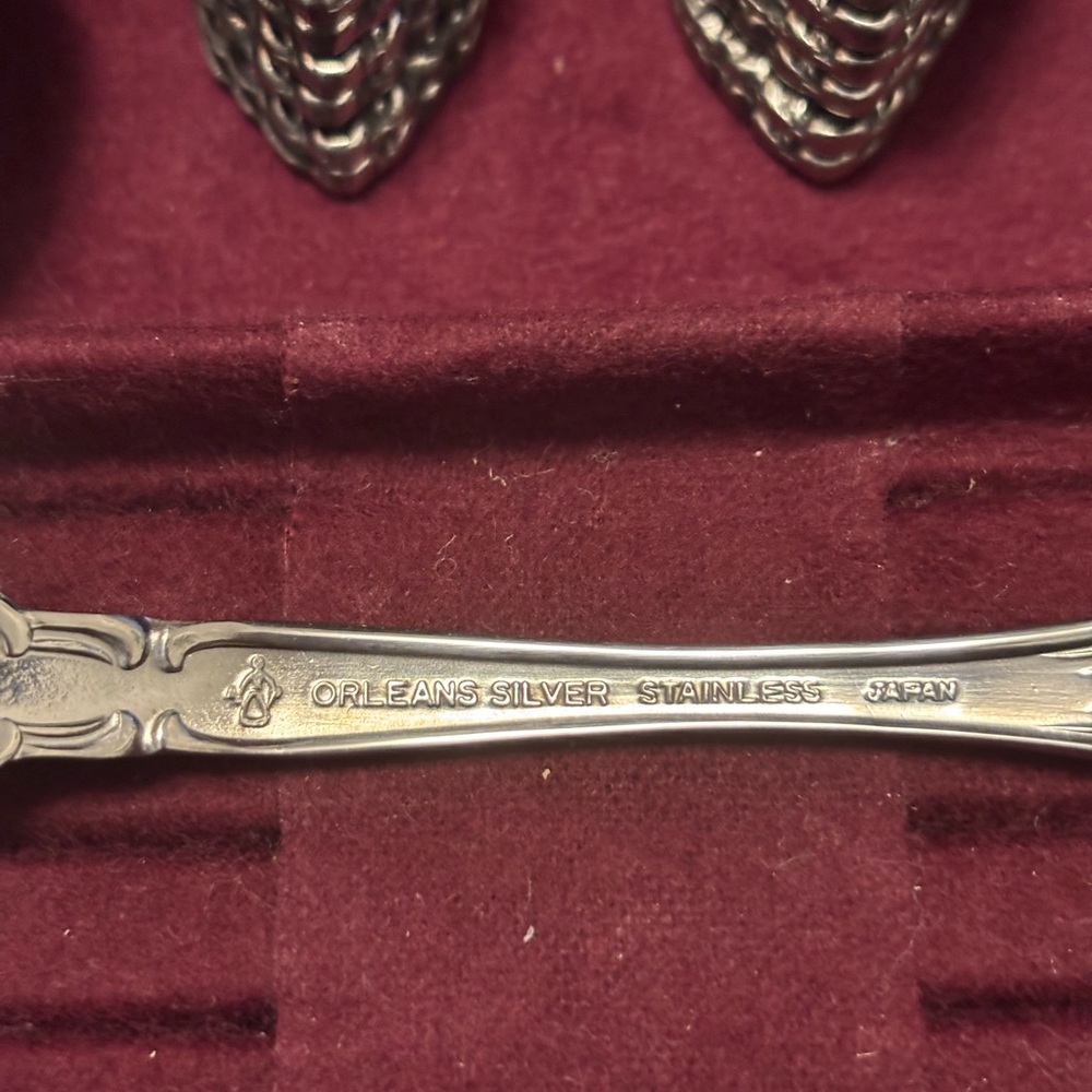 Vintage Orleans Silver Stainless Set with Intricate Design - Picture 3 of 4